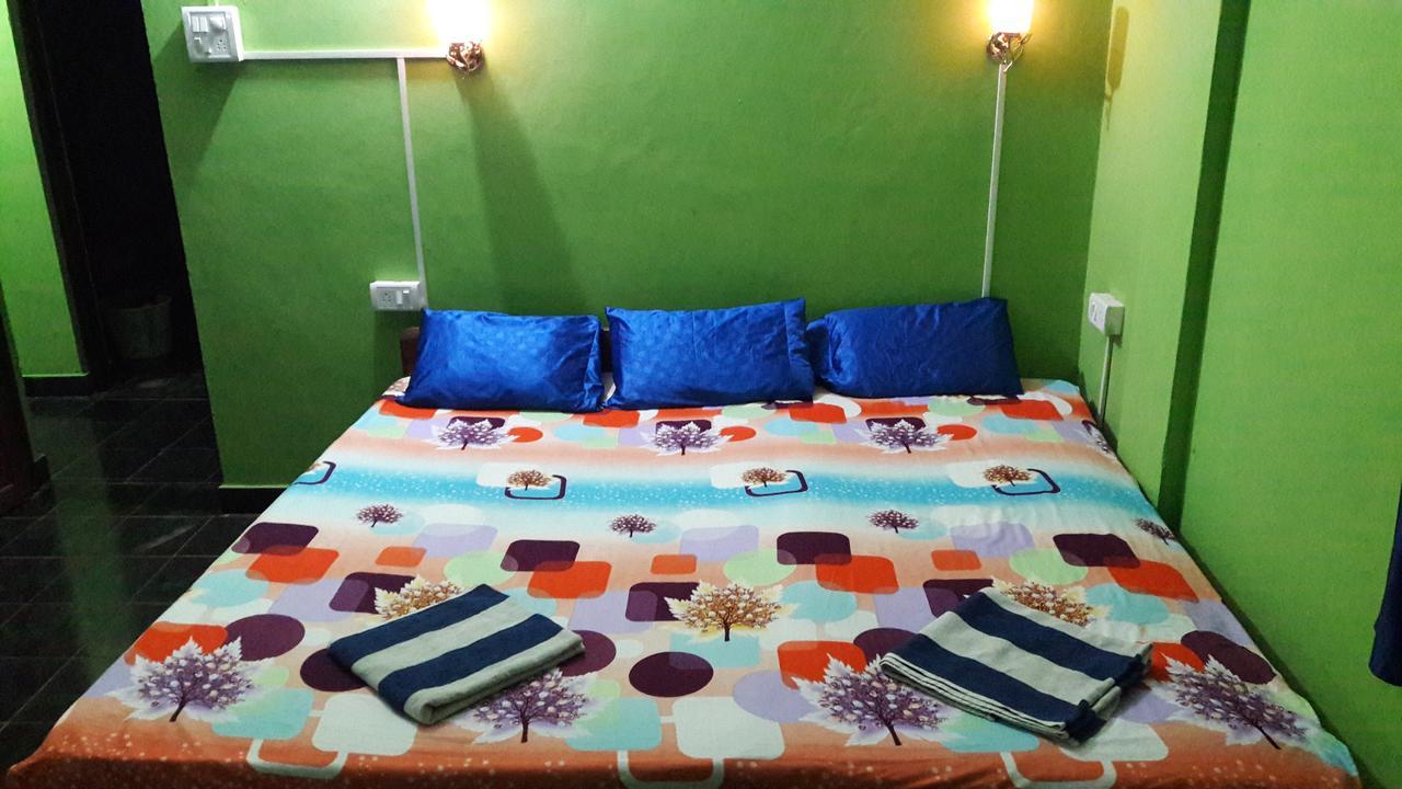 Savitri Guest House Арамбол Екстериор снимка