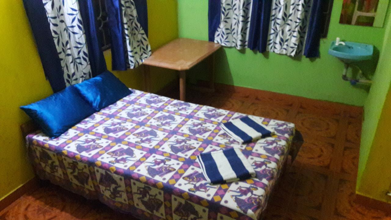 Savitri Guest House Арамбол Екстериор снимка