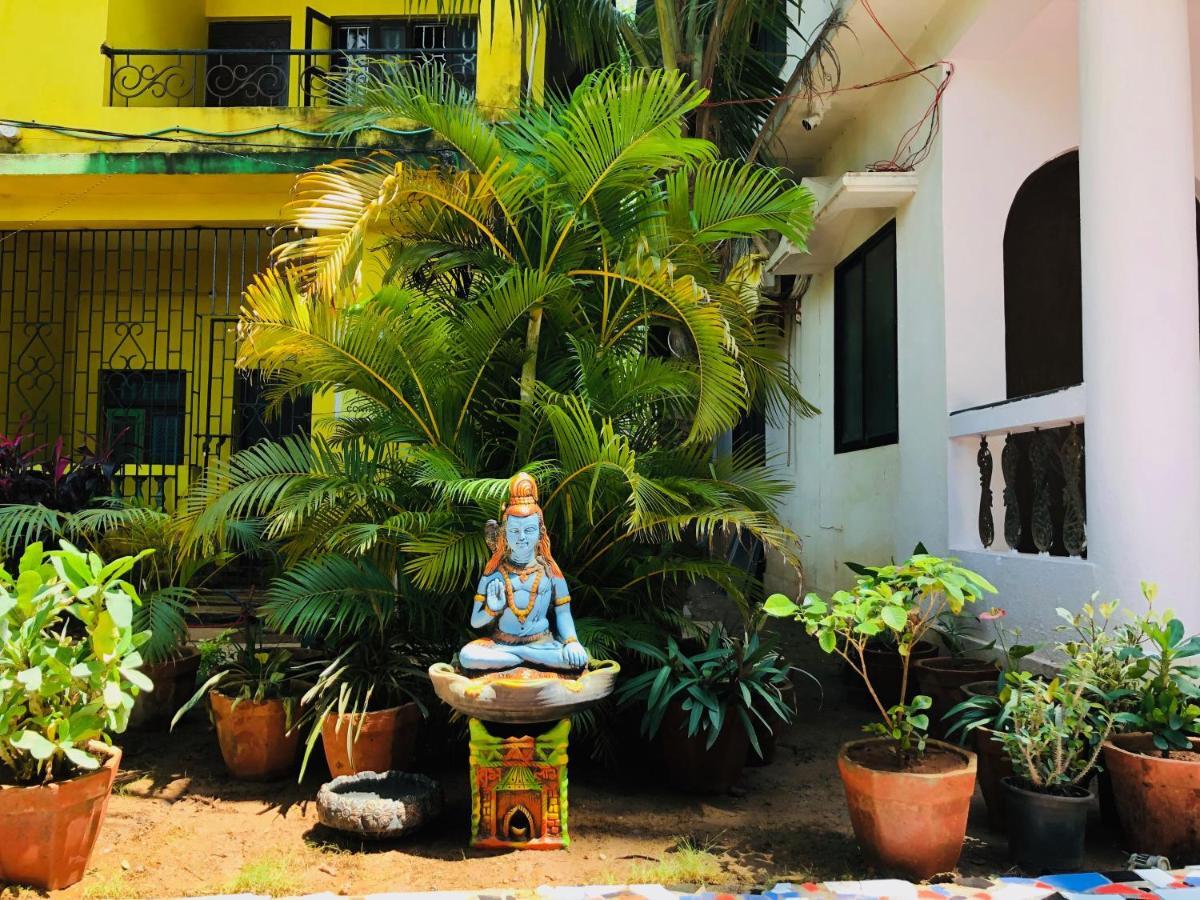 Savitri Guest House Арамбол Екстериор снимка