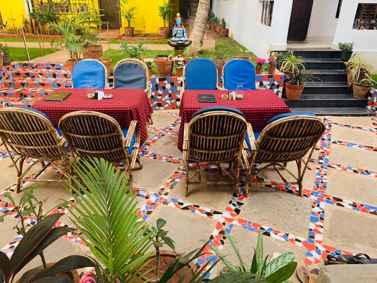 Savitri Guest House Арамбол Екстериор снимка