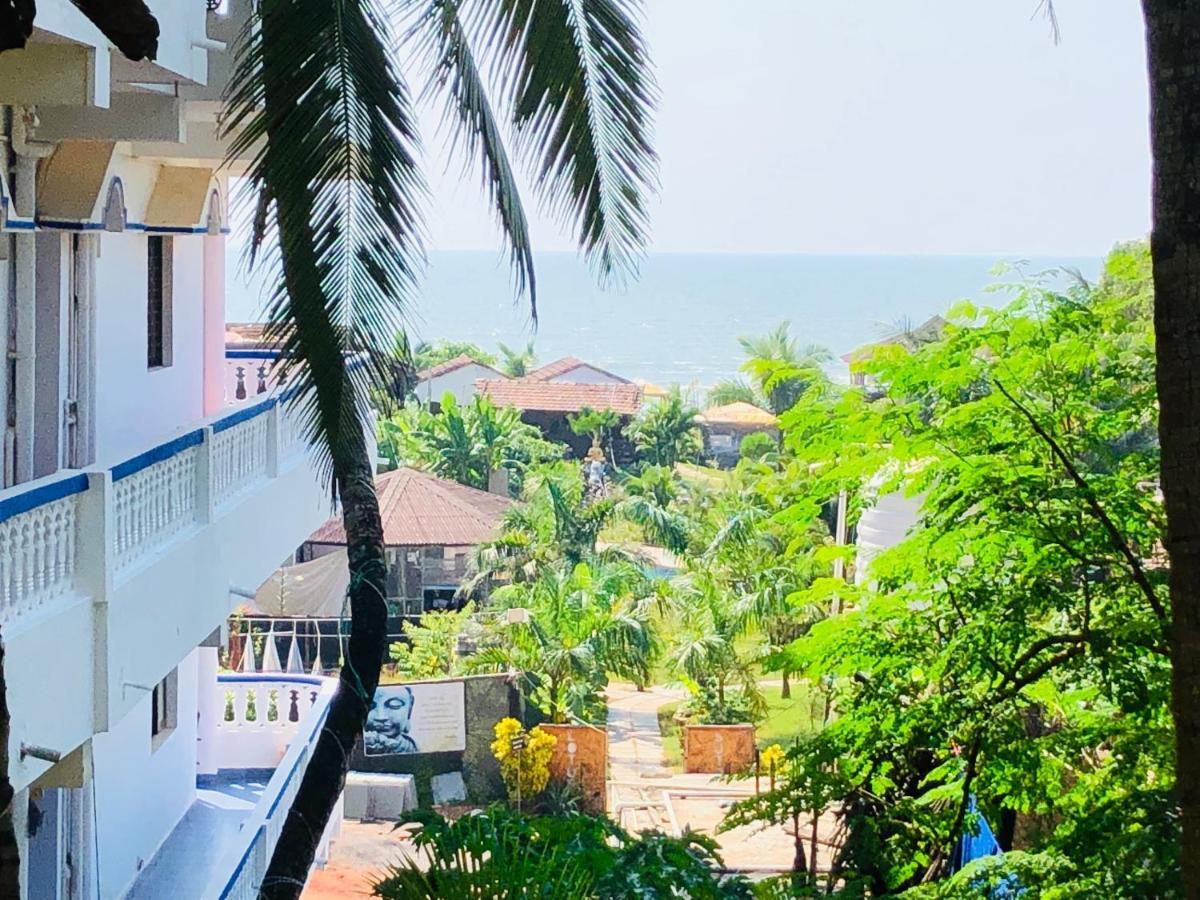 Savitri Guest House Арамбол Екстериор снимка