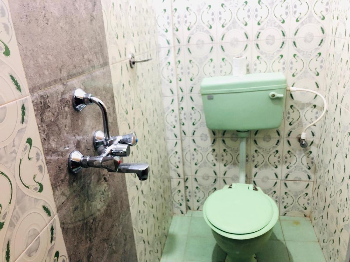 Savitri Guest House Арамбол Екстериор снимка