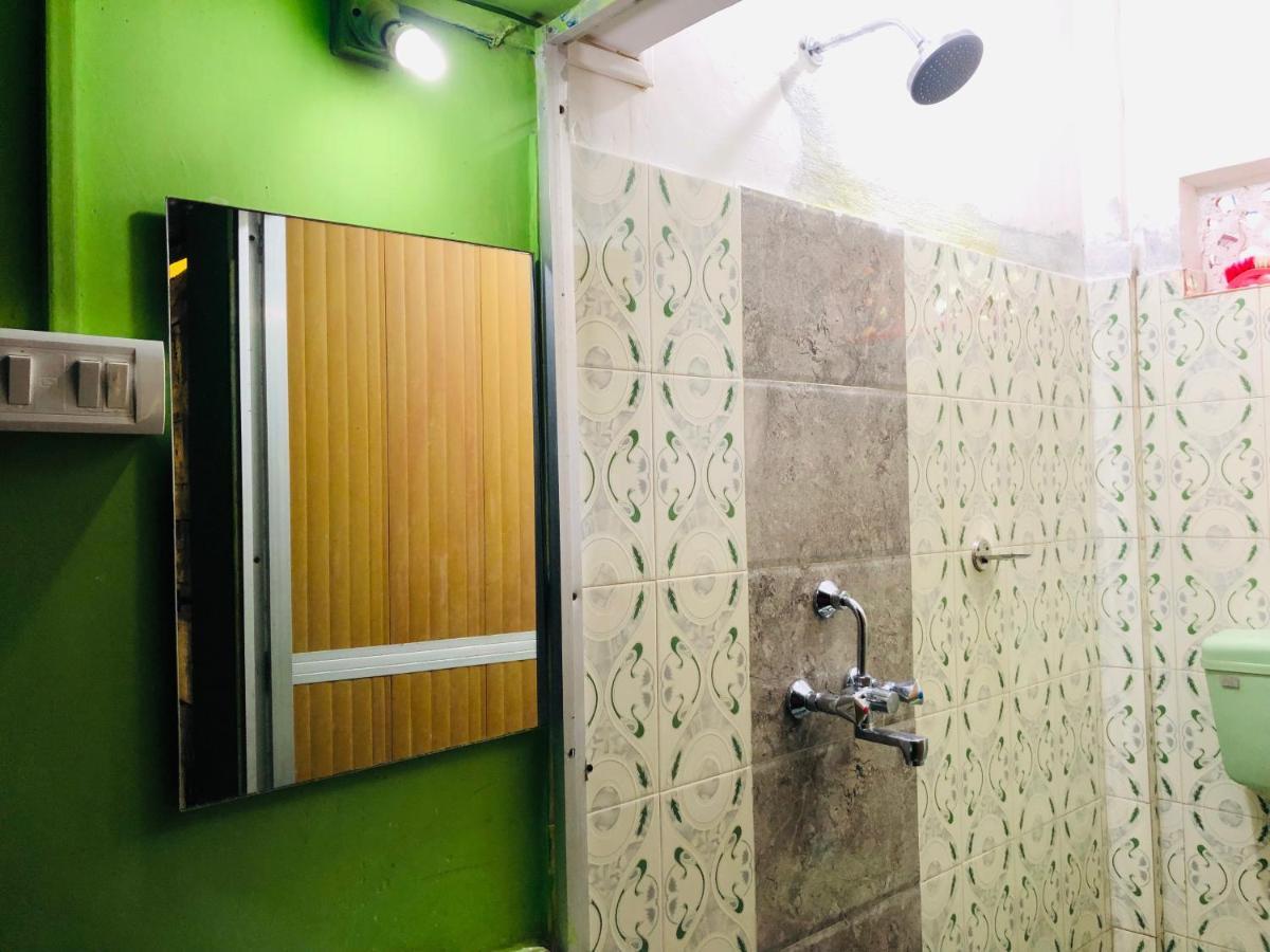 Savitri Guest House Арамбол Екстериор снимка